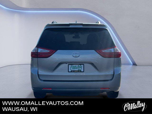 Photo of 2019 Celestial Silver Metallic Toyota Sienna