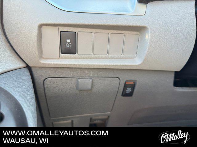 Photo of 2019 Celestial Silver Metallic Toyota Sienna