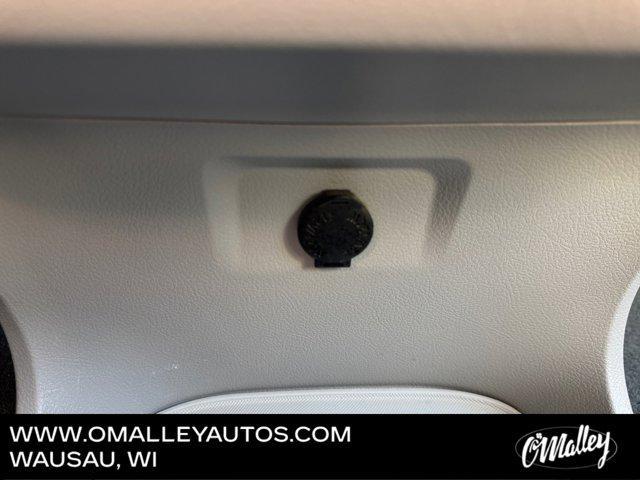 Photo of 2019 Celestial Silver Metallic Toyota Sienna