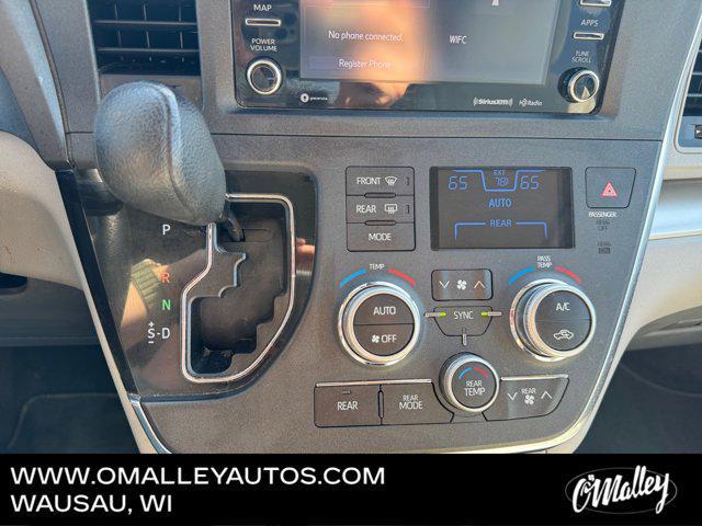 Photo of 2019 Celestial Silver Metallic Toyota Sienna