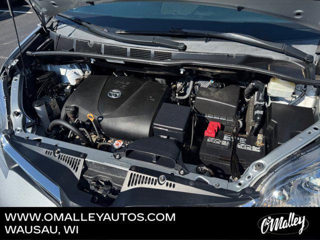 Photo of 2019 Celestial Silver Metallic Toyota Sienna