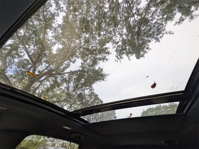 Photo of 2025 Gray Acura MDX