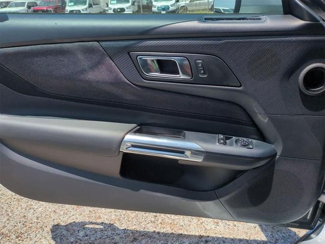 Photo of 2025 Iconic Silver Metallic Ford Mustang