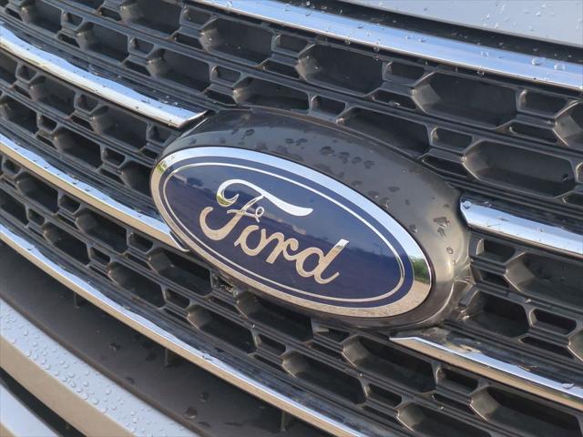 Photo of 2023 ICONIC SILVER METALLIC Ford Explorer