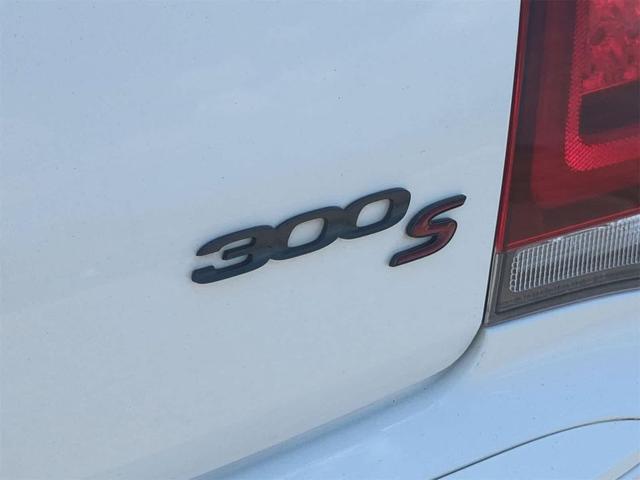 Photo of 2023 Bright White Clearcoat Chrysler 300