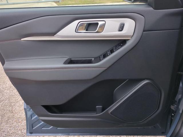 Photo of 2025 Vapor Blue Metallic Ford Explorer