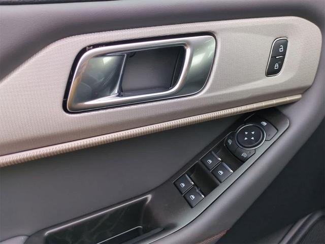Photo of 2025 Vapor Blue Metallic Ford Explorer