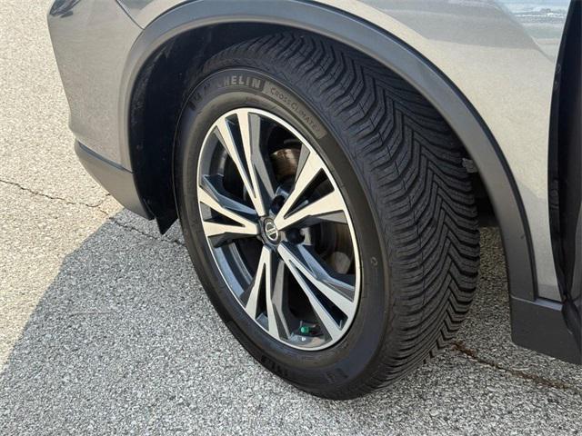 Photo of 2018 Gun Metallic Nissan Rogue