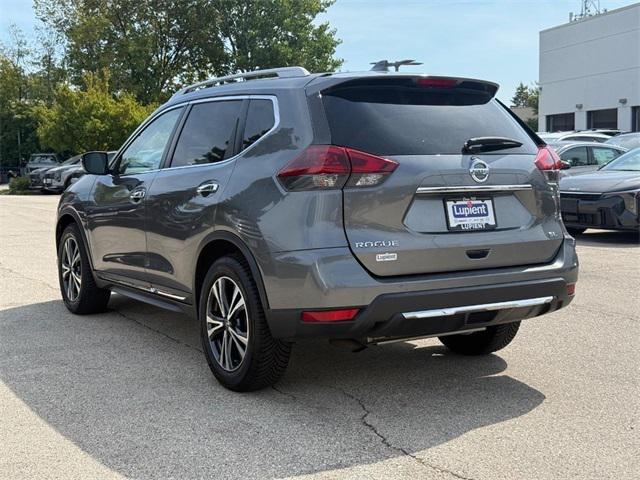 Photo of 2018 Gun Metallic Nissan Rogue