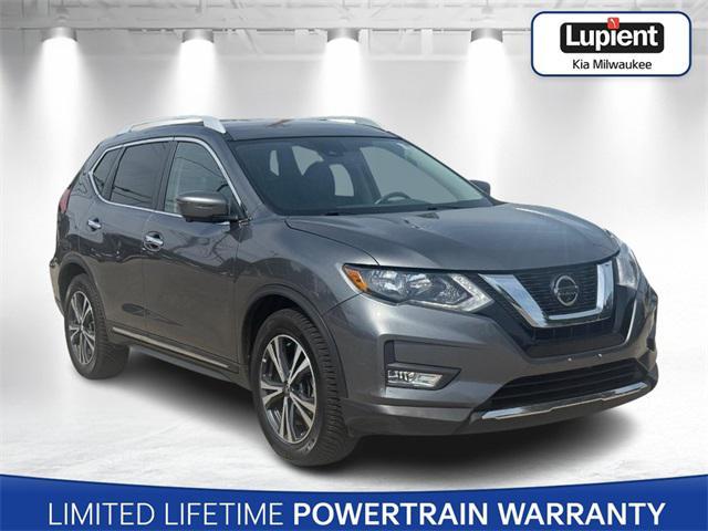 Photo of 2018 Gun Metallic Nissan Rogue