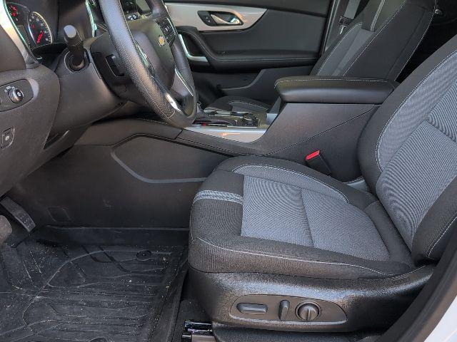 Photo of 2025 Summit White Chevrolet Blazer