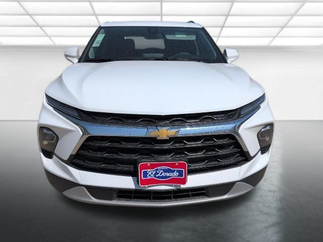 Photo of 2025 Summit White Chevrolet Blazer