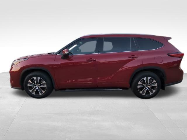 Photo of 2021 Ruby Flare Pearl Toyota Highlander
