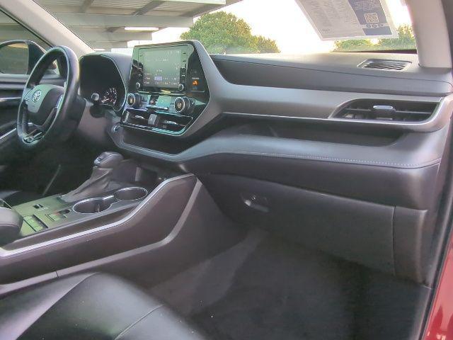Photo of 2021 Ruby Flare Pearl Toyota Highlander