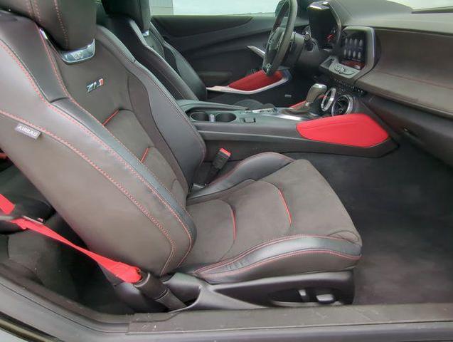 Photo of 2022 Black Chevrolet Camaro