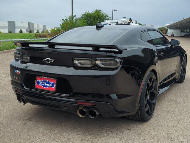 Photo of 2022 Black Chevrolet Camaro