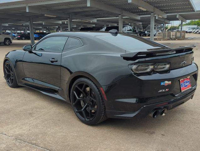 Photo of 2022 Black Chevrolet Camaro