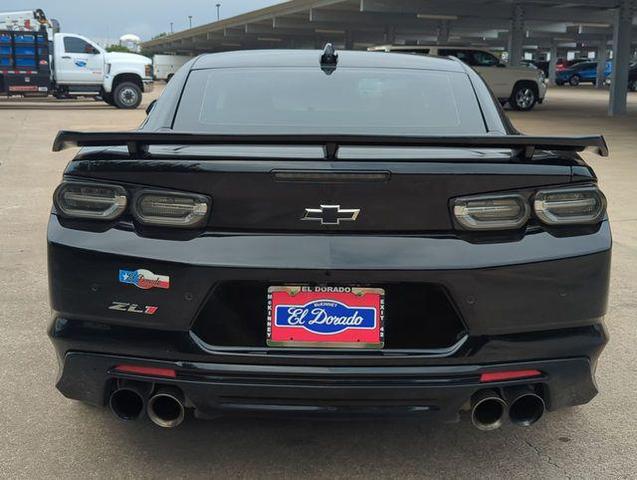 Photo of 2022 Black Chevrolet Camaro
