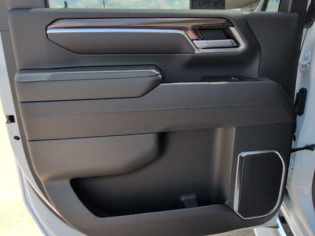 Photo of 2025 Summit White Chevrolet Silverado 2500