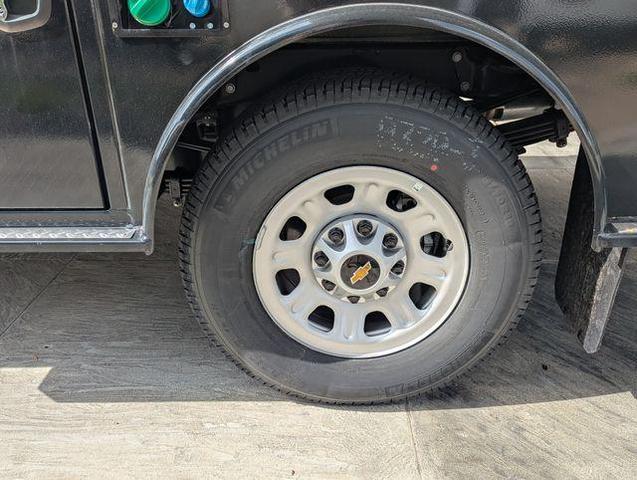 Photo of 2025 Summit White Chevrolet Silverado 3500