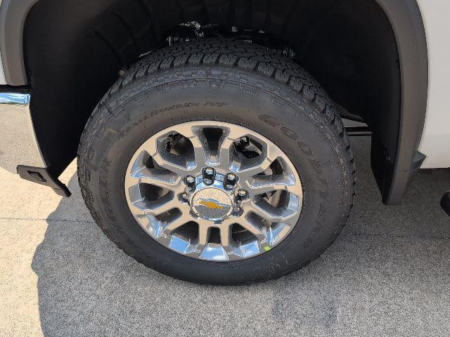 Photo of 2025 Summit White Chevrolet Silverado 2500