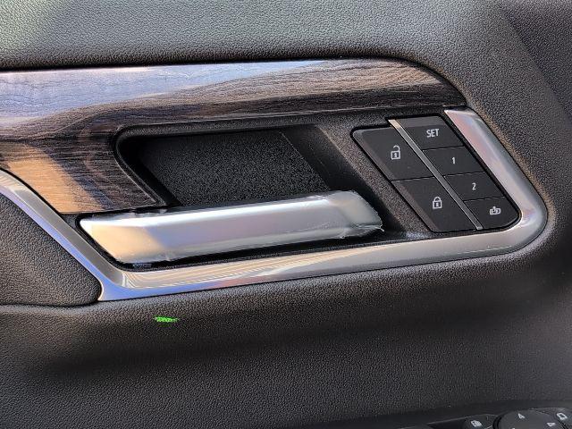 Photo of 2025 Summit White Chevrolet Silverado 2500