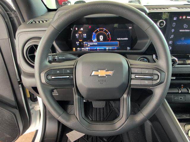 Photo of 2026 Summit White Chevrolet Colorado