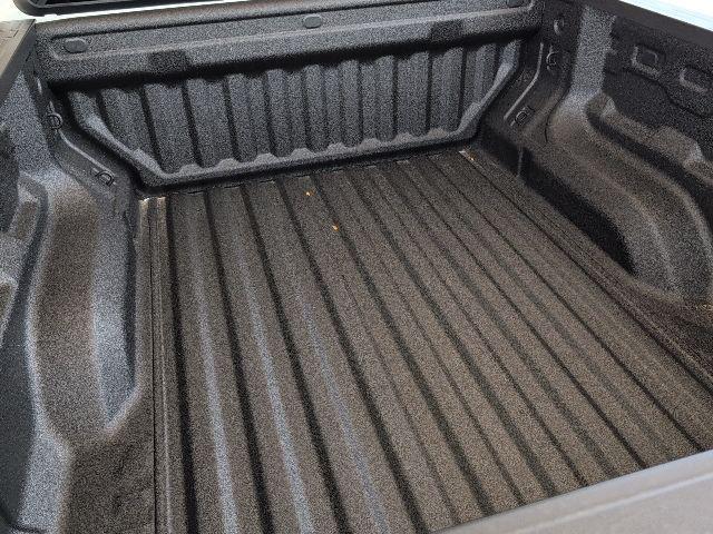 Photo of 2026 Summit White Chevrolet Colorado