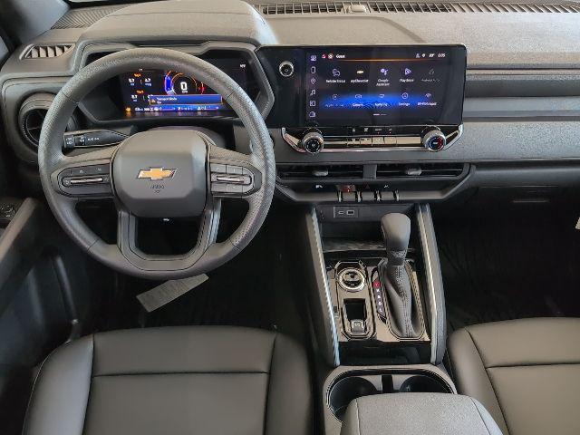 Photo of 2026 Summit White Chevrolet Colorado