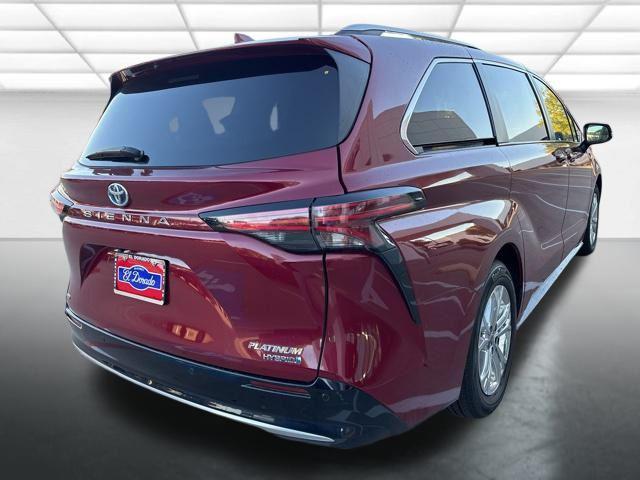 Photo of 2022 Ruby Flare Pearl Toyota Sienna