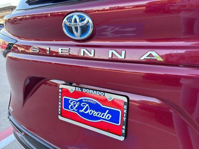 Photo of 2022 Ruby Flare Pearl Toyota Sienna