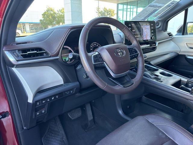 Photo of 2022 Ruby Flare Pearl Toyota Sienna