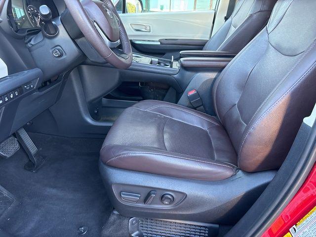 Photo of 2022 Ruby Flare Pearl Toyota Sienna