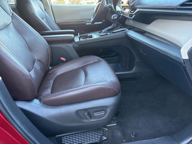 Photo of 2022 Ruby Flare Pearl Toyota Sienna