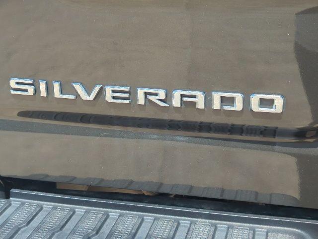 Photo of 2022 Greenstone Metallic Chevrolet Silverado 2500