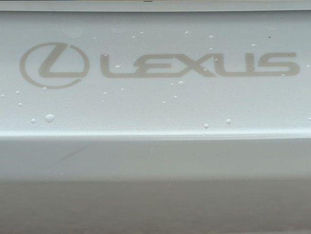 Photo of 2020 Ultra White Lexus ES 350