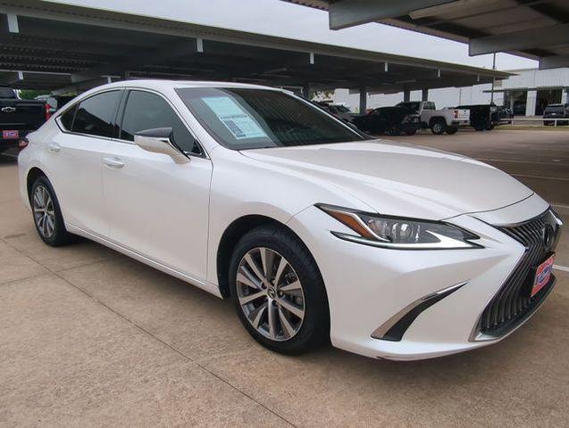 Photo of 2020 Ultra White Lexus ES 350