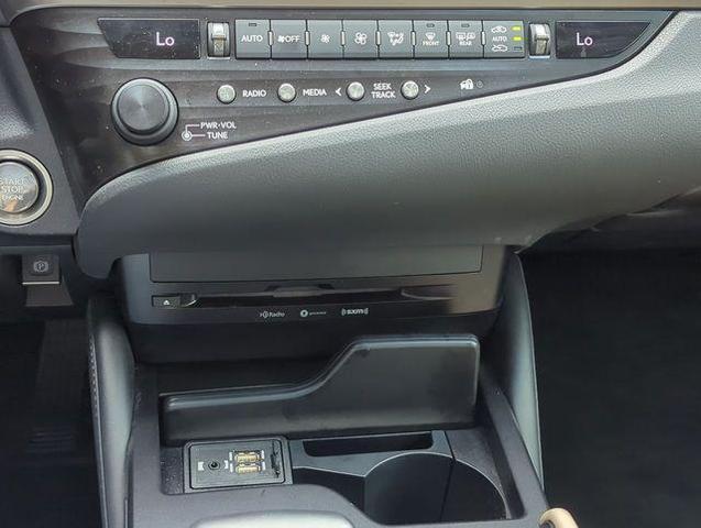 Photo of 2020 Ultra White Lexus ES 350