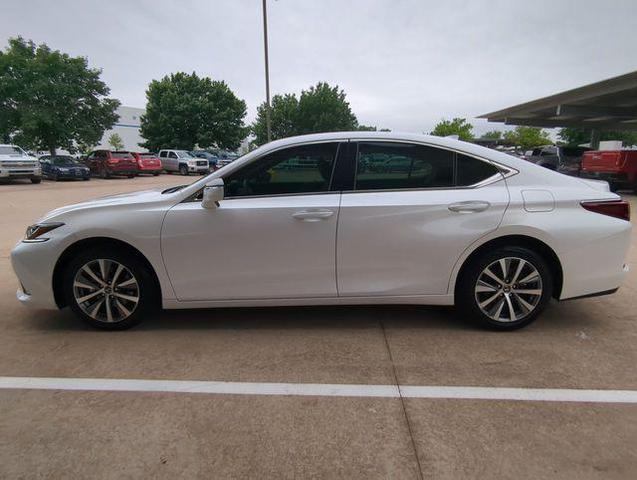 Photo of 2020 Ultra White Lexus ES 350