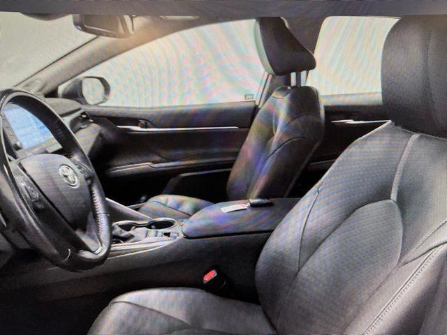 Photo of 2022 Wind Chill Pearl/Midnight Black Metallic Toyota Camry
