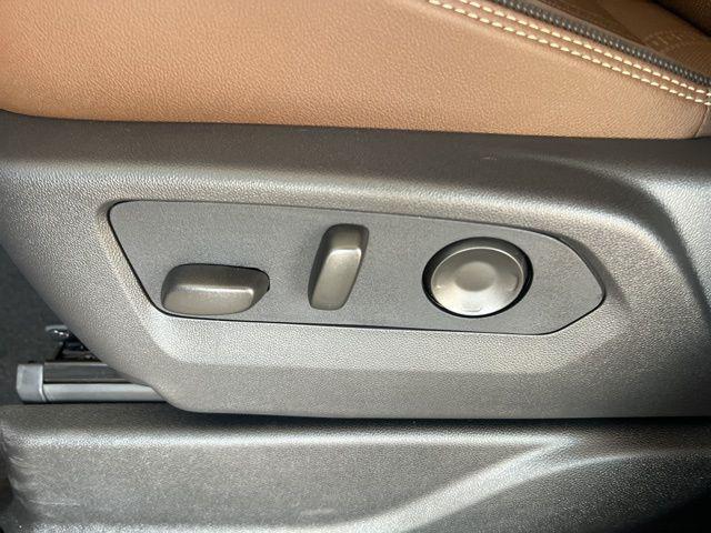 Photo of 2025 Sterling Gray Metallic Chevrolet Suburban