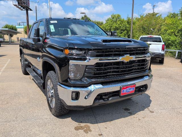 Photo of 2025 Black Chevrolet Silverado 2500