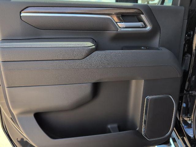 Photo of 2025 Black Chevrolet Silverado 2500