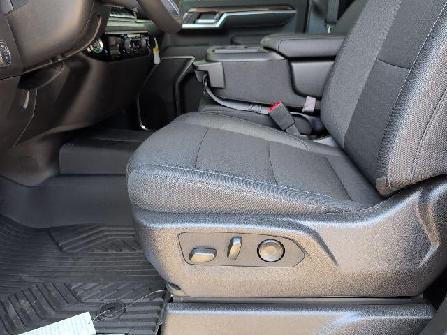 Photo of 2025 Black Chevrolet Silverado 2500