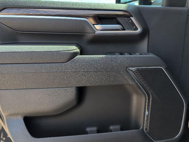 Photo of 2025 Black Chevrolet Silverado 2500