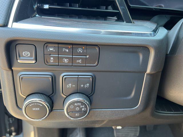 Photo of 2025 Sterling Gray Metallic Chevrolet Suburban