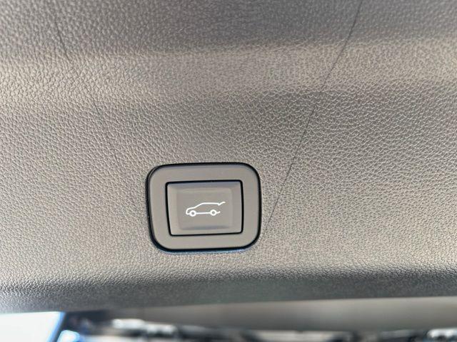 Photo of 2025 Sterling Gray Metallic Chevrolet Suburban