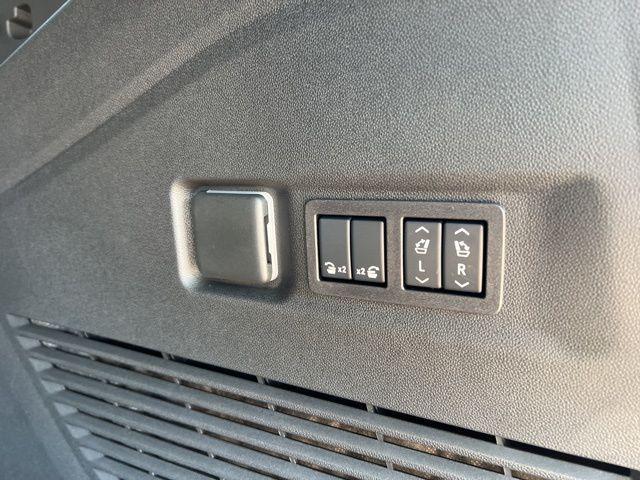 Photo of 2025 Sterling Gray Metallic Chevrolet Suburban