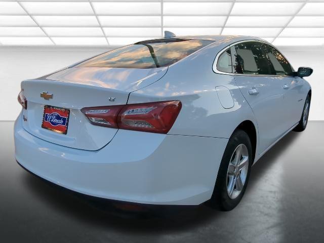 Photo of 2022 Summit White Chevrolet Malibu