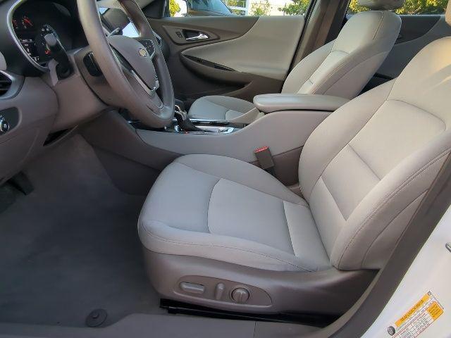 Photo of 2022 Summit White Chevrolet Malibu